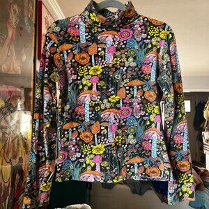 Nooworks Magical Mushrooms Large Turtleneck GUC with some fading